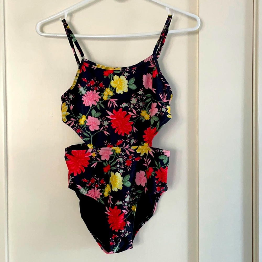 Old Navy Cut-Out One-Piece Swimsuit for Girls